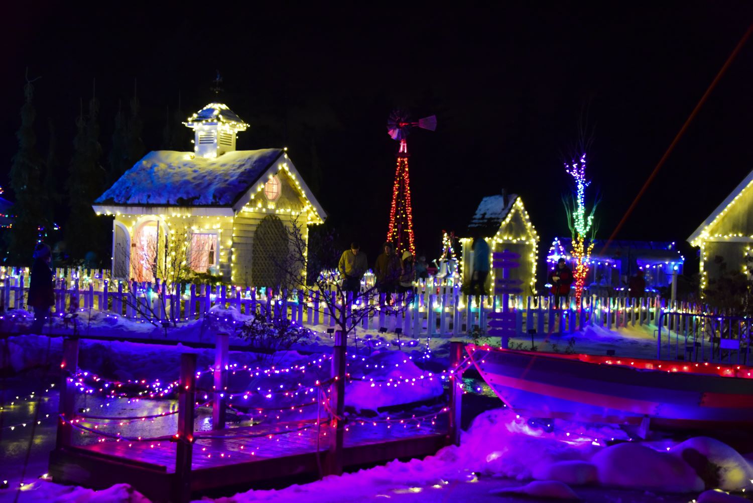 Here Are the Best Ways to View Boothbay Harbor Christmas Lights