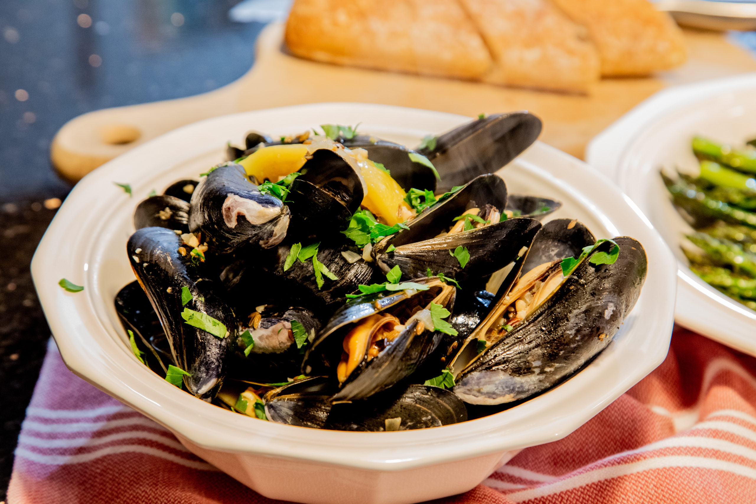 Mussels ready to eat.
